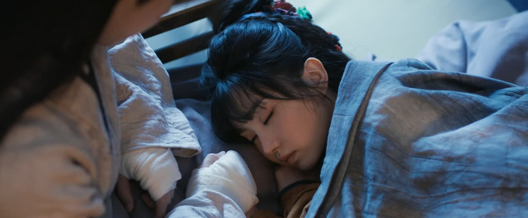 言正の膝枕で眠る長玉